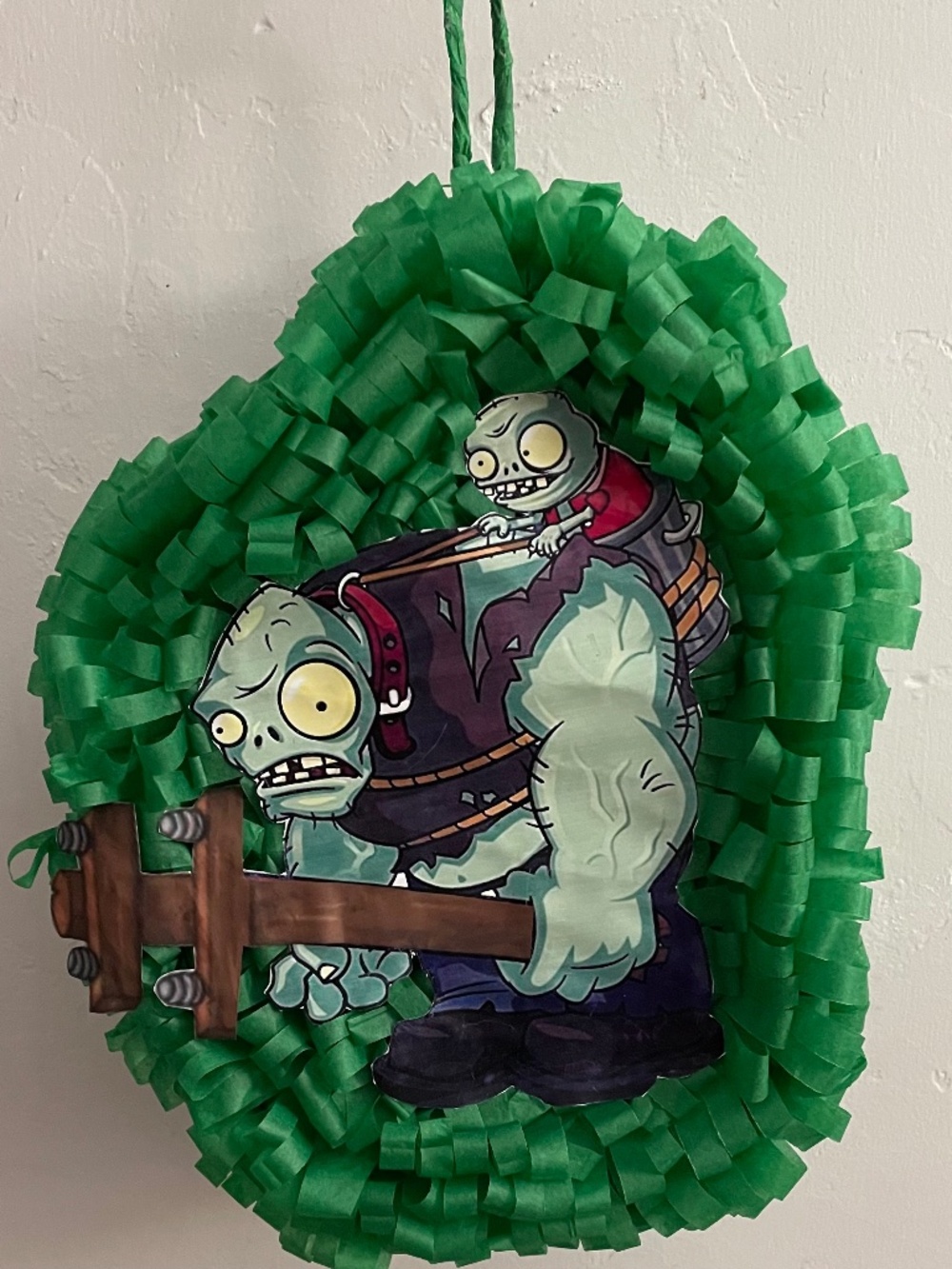 Plants V Zombie Gargantuan Pinata 16x 12 x 6